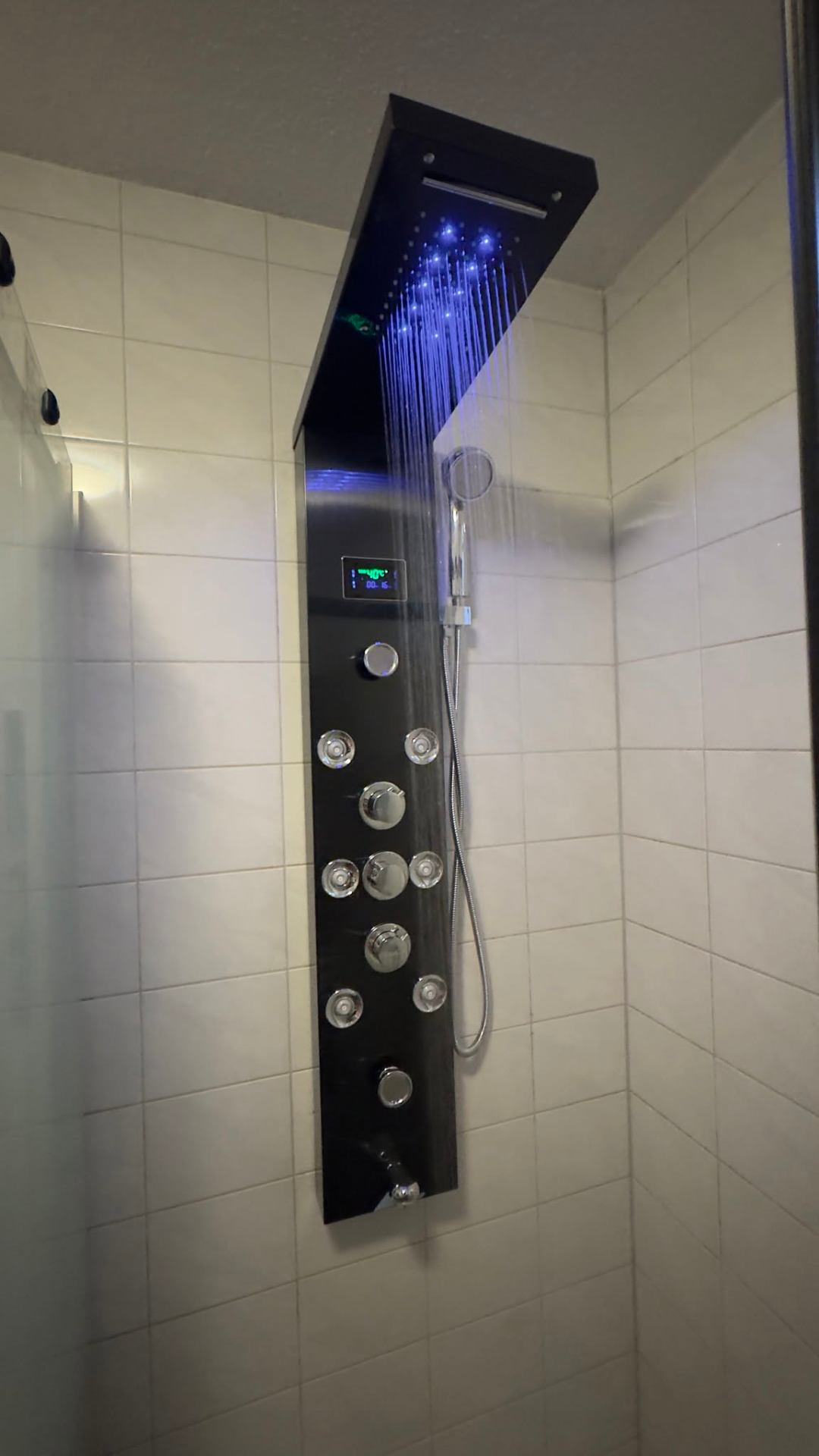 Plaatsing luxe regendouche — Particulier · Badkamer upgrade — uitgevoerd project door VSB
