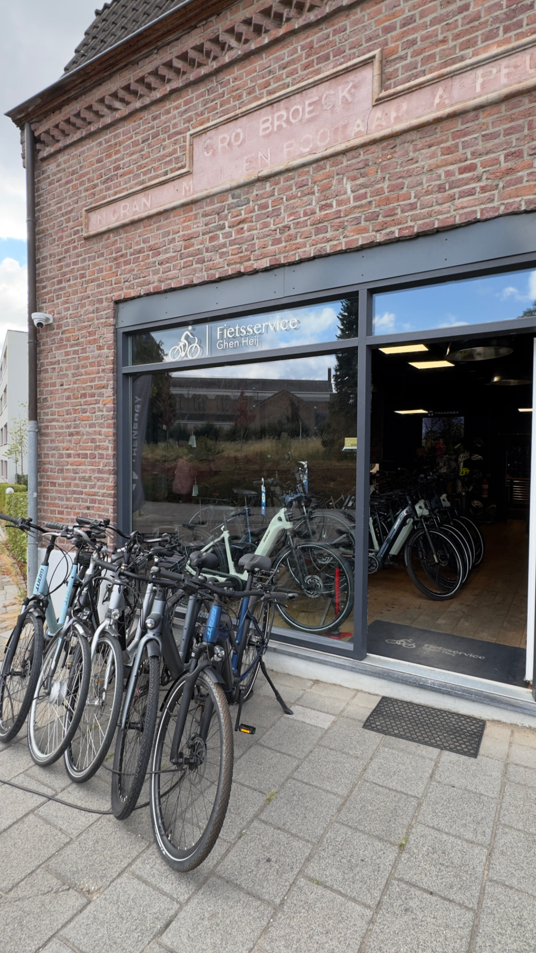 Camera-installatie Fietsservice Ghen Heij — Zakelijk · Binnen- en buitencamera's voor winkel, werkplaats en fietsenstalling — uitgevoerd project door VSB